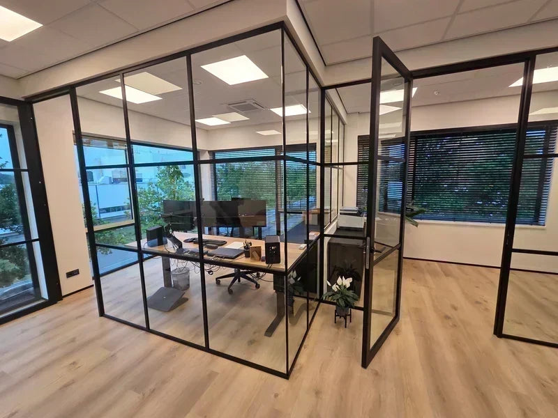 steellook glaswand in kantoor