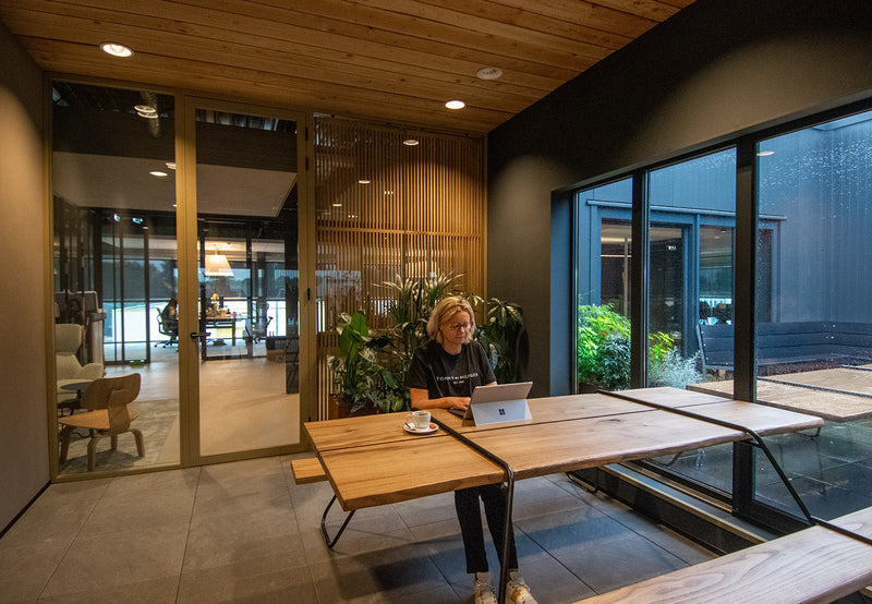 Wat doen de materialen in het kantoordesign met je productiviteit?